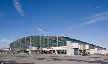 Britaniyada yarımstansiyada güclü partlayış - hava limanı bağlandı