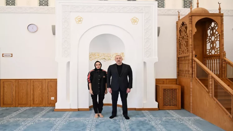 Prezident və xanımı Suqovuşanda məscidin açılışında iştirak ediblər - VİDEO - FOTO