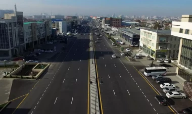 Babək prospektində bu yol hər an çökə bilər - VİDEO