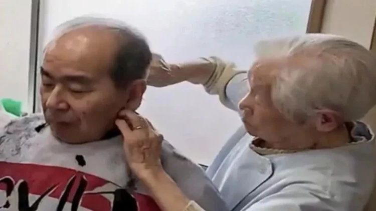 108 yaşlı qadın bərbər Ginnesin rekordlar kitabında - FOTOlar