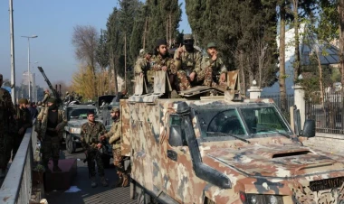 Suriya ordusu ilə Əsəd tərəfdarları arasında toqquşma - 70-dən çox ölən var