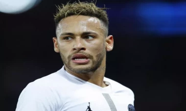 Neymar uzun müddət sonra yenidən Braziliya yığmasına qayıdır