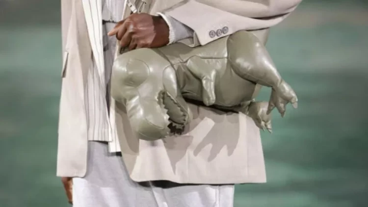 2025-ci ildə dəbdə olan qəribə çantalar - FOTOlar