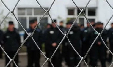 Əfv Komissiyasının növbəti iclası keçirildi - 100-dən çox müraciətə baxılıb