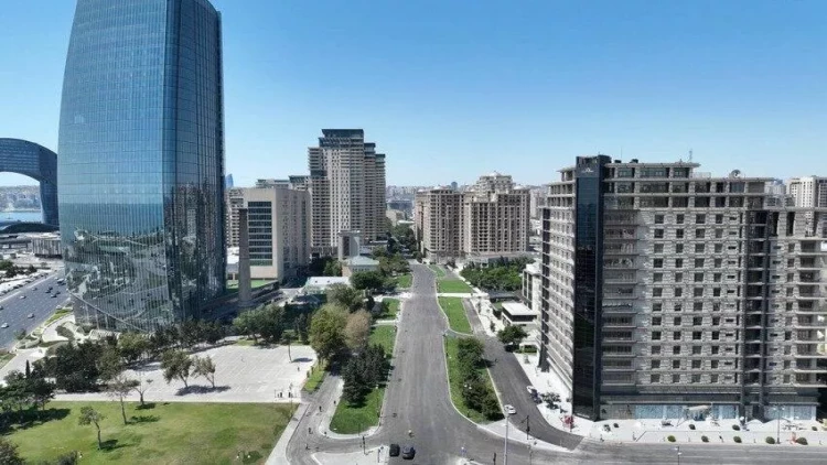 Bakının mərkəzi küçəsində hərəkət dəyişir - DİQQƏT! - FOTO