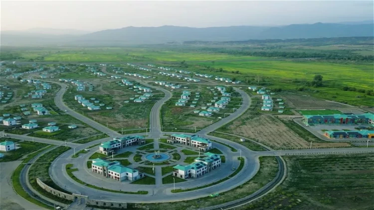 Azad edilmiş ərazilərdə torpaqların istifadəyə verilməsi hansı üstünlüklər vəd edir?