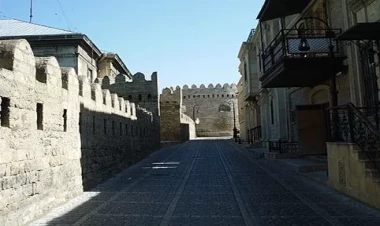 İçərişəhərdə yerləşən elektrik kabellərində PARTLAYIŞ - VİDEO - FOTO