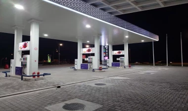 Oyuncaq “Kalaşnikov”la YDM-ni soydu - ANBAAN VİDEO