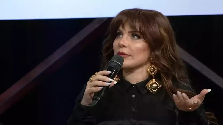 Xatun sevdiyi şəxsdən danışdı - VİDEO