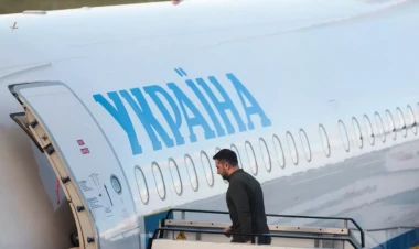 Zelenski ABŞ-ni tərk etdi: Londona uçur - FOTO