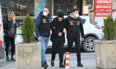 Polisdən qaçmaq üçün 12 il bənzədiyi qardaşının şəxsiyyətindən istifadə etdi - FOTO