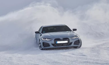 Qarlı havada avtomobil sürərkən nələrə diqqət etməliyik?