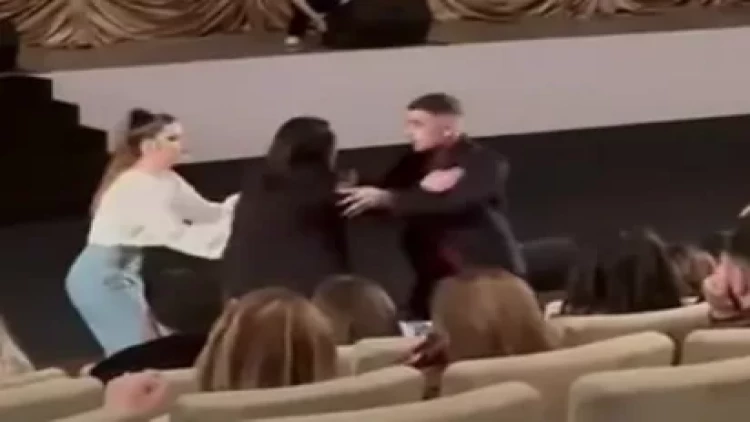 “Bu şəhərdə”nin konsertindən öncə saçyoldu - VİDEO