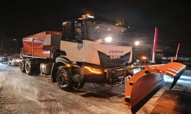 Bakıda küçə və prospektlərə texniki duz səpilib - FOTO