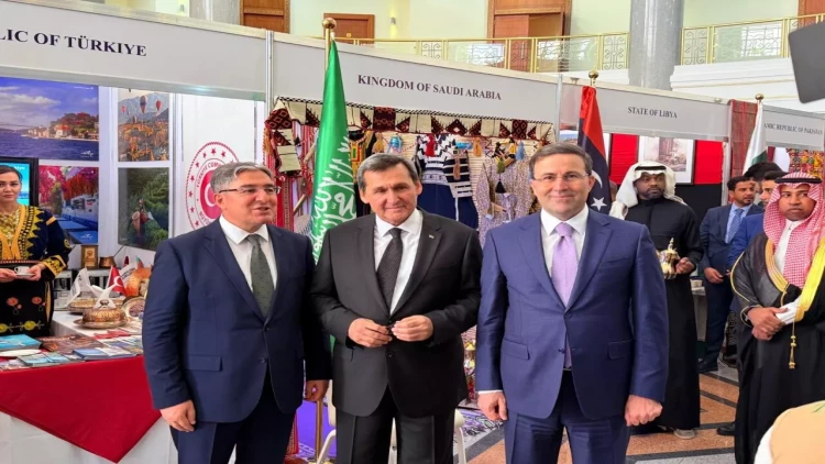 Azərbaycan Səfirliyi Türkmənistanda keçirilən Diplomatiya gününə həsr olunmuş beynəlxalq sərgidə təmsil olunub - FOTO