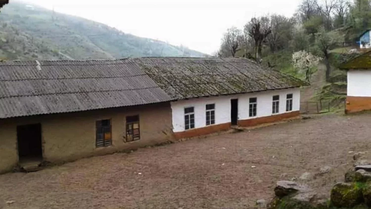 Bu kəndin bütün sakinləri evlərini tərk etdi