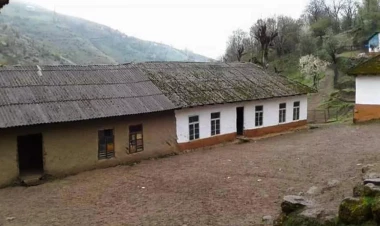 Bu kəndin bütün sakinləri evlərini tərk etdi