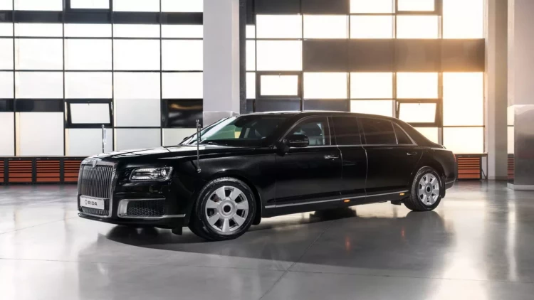 Qazaxıstan prezidentinin LİMUZİNİ: içi belə görünür - FOTOlar