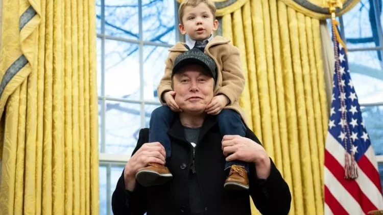 Mask niyə uşaqları ilə birlikdə siyasi tədbirlərə qatılır? - FOTO