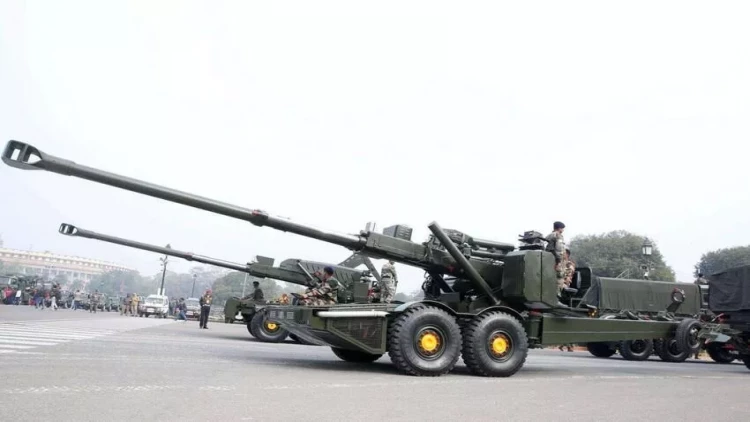 Ermənistan sərhədə haubitsa və hərbçilərini daşıyır? - VİDEO