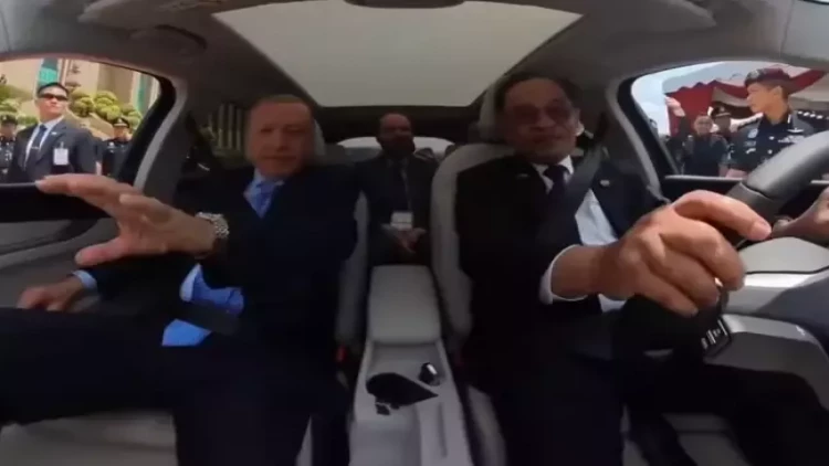 “İlk dəfədir ki, mühafizəçisiz maşın sürürəm