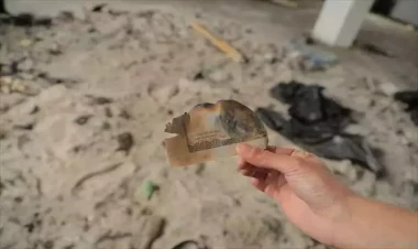 Əsəd rejimi dolları belə çap edirmiş - FOTO