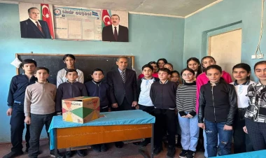 32 ildir dərsə qayıqla gedib-gəlir - FOTO