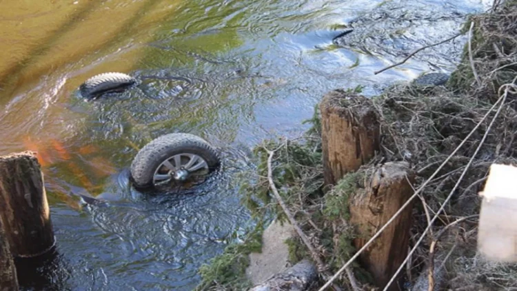 Yük maşını körpüdən çaya AŞDI - ölən var - FOTO