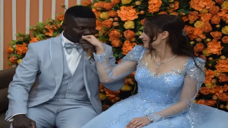 Hamı onların nişanından DANIŞIR - FOTO