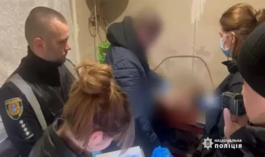 Körpənin meyiti soyuducuda tapıldı