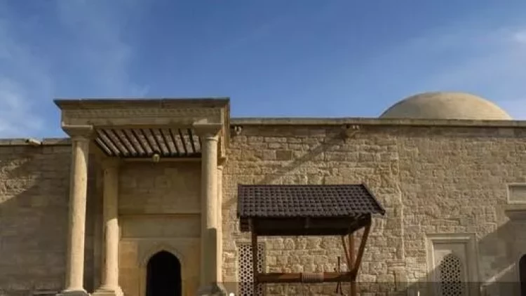 Əmircandakı Nizaməddin məscidinin sirli zirzəmisi: Sığınacaq, yoxsa qəbiristanlıq? - FOTO