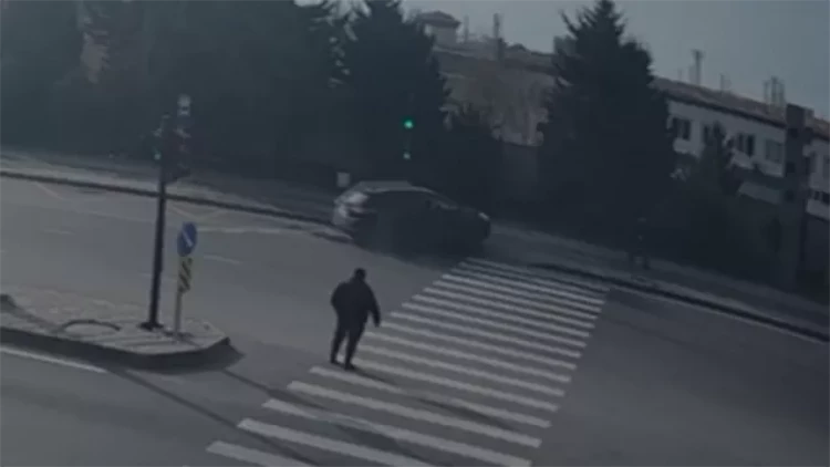 Bakıda qəza - yeni qoyulmuş işıqfor AŞDI - VİDEO