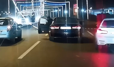 Sürət yarışına çıxan gənclər ölüm saçdılar: Ağır qəzanın anbaan GÖRÜNTÜLƏRİ - VİDEO