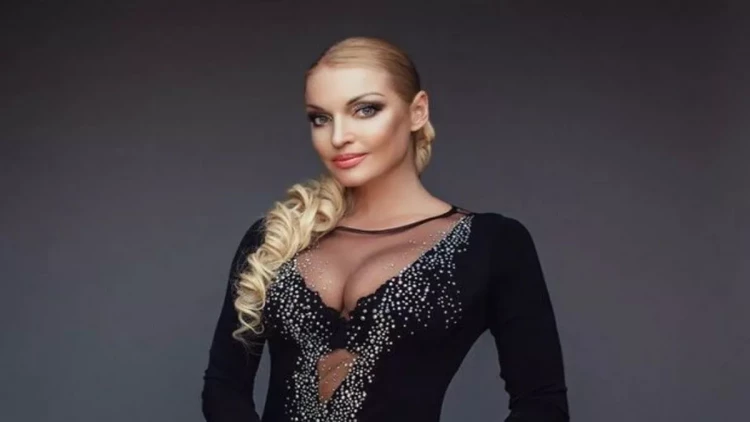 Anastasiyanın yanındakı sirrli adam kimdir? -  FOTO