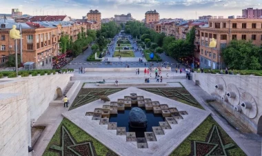 İrəvanın saxtalığının sonu yoxmuş - sülhdən, müharibədən danışan Nikol və Armen