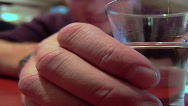 İranda saxta spirtli içkilərdən 18 nəfər ölüb