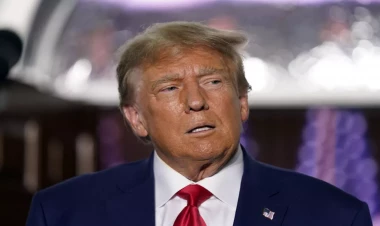 Zukerberq mənə səs verəcəyini vəd etdi - Tramp