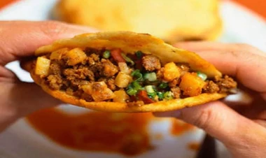 Rusiyada 115 nəfər şaurmadan zəhərləndi