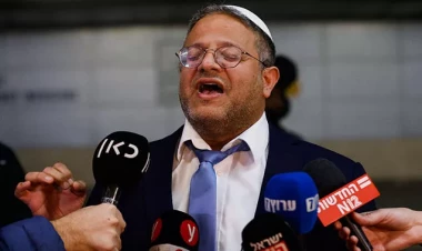 İsrailli nazirə çimərlikdə hücum -  Saxlanılan var