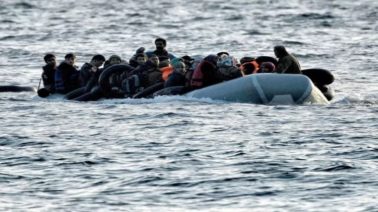 İtaliyada miqrant qayığı qəzaya uğradı: 20-dən çox adam itkin düşdü