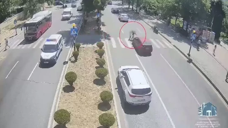 Bakıda piyadaların vurulması ilə nəticələnən qəzaların anbaan görüntüləri