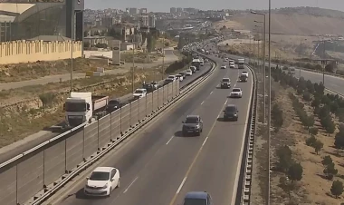 Yasamalda piyadanı maşın vurdu - yolda sıxlıq yaranıb