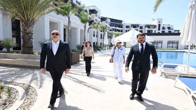 İlham Əliyev və Mehriban Əliyeva LANDAU Məktəbinin və “The Grand” apart hotelinin açılışında iştirak ediblər - VİDEO - FOTO