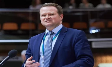 Şvabenin siyasi həyasızlığının həddi varmı?