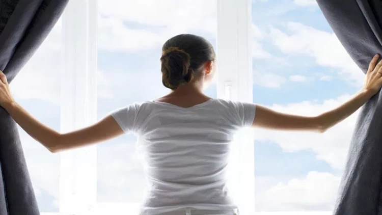 Bu ölkədə pəncərəyə pərdə asmaq qadağandır