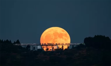 İlin ilk Super Ayı FOTOlarda