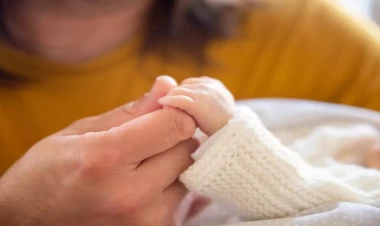 Bu, körpələrin qəfil ölümünə səbəb olur - Valideynlərin DİQQƏTİNƏ