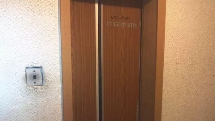 Liftdə qalanlar belə xilas edildi - VİDEO