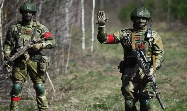 Ordusunun üçdə birini Ukrayna ilə sərhədə yerləşdirdi