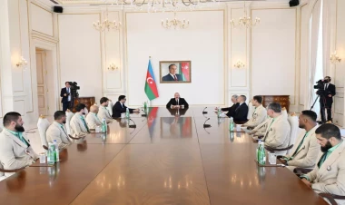Prezident Olimpiya Oyunlarında medal qazanmış idmançıları və onların məşqçilərini qəbul edib - VİDEO - FOTO